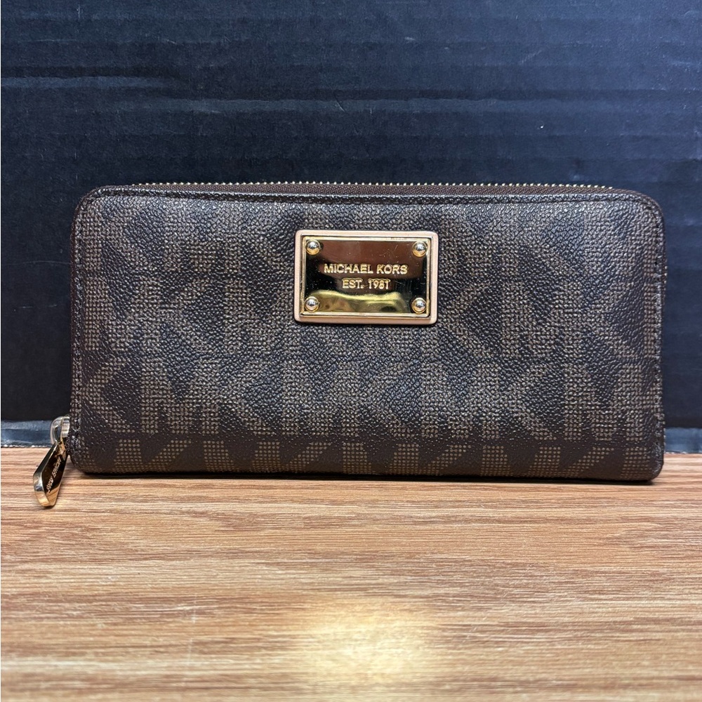 Michael Kors Jet Set Travel Continental Long Wallet #5352